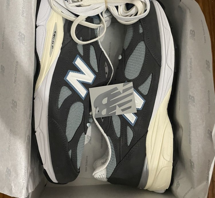 New Balance Kith 990v3
