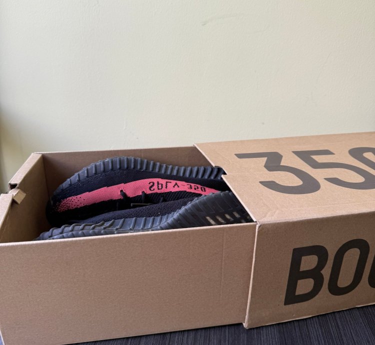 Adidas Yeezy Boost 350 V2 Core Black Red Mens Sneakers Us 13