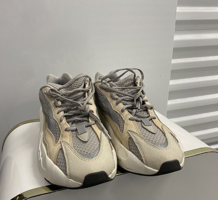 Adidas Yeezy Boost 350 V2 Cream