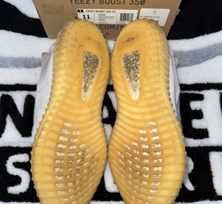 Adidas Yeezy Boost 350 V2 Cream White size 11