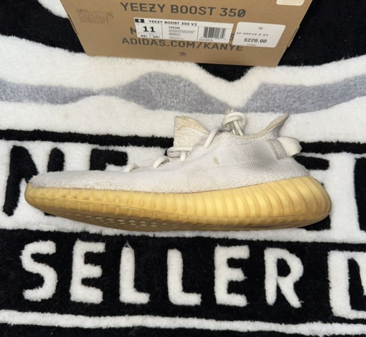 Adidas Yeezy Boost 350 V2 Cream White size 11