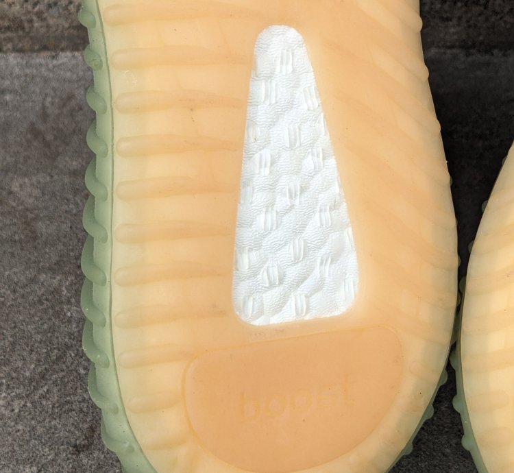 Adidas Yeezy Boost 350 V2 Desert Sage Size 10 5 Men Fx9035