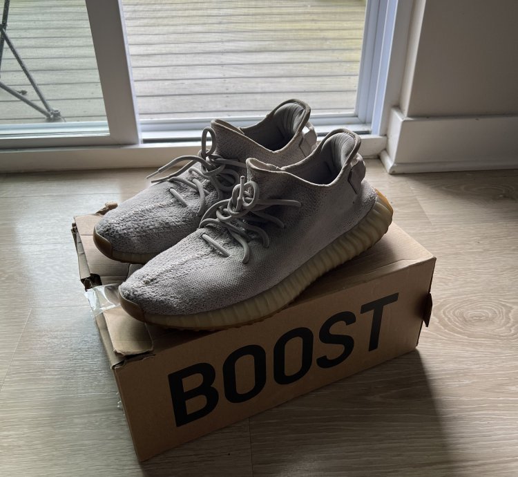 Adidas Yeezy Boost 350 V2 Low Sesame