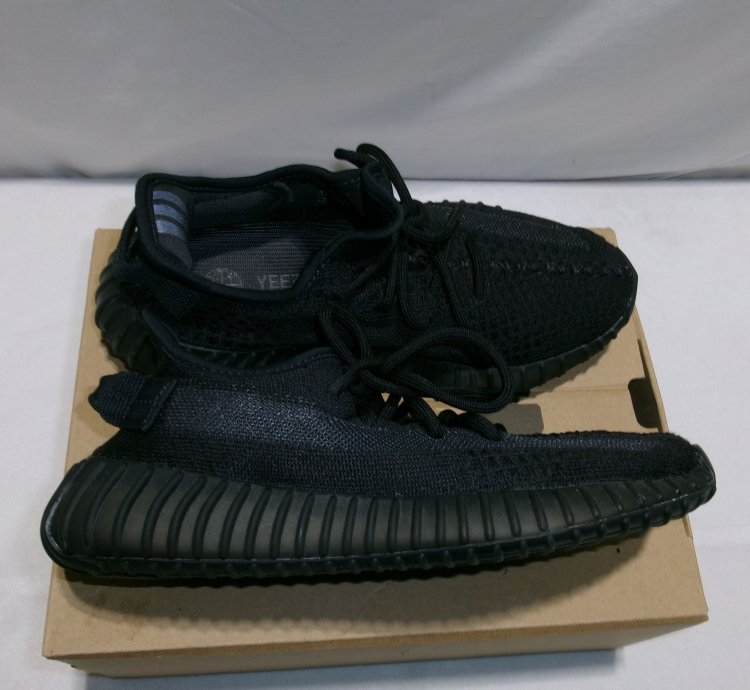 Adidas Yeezy Boost 350 V2 Onyx Shoes