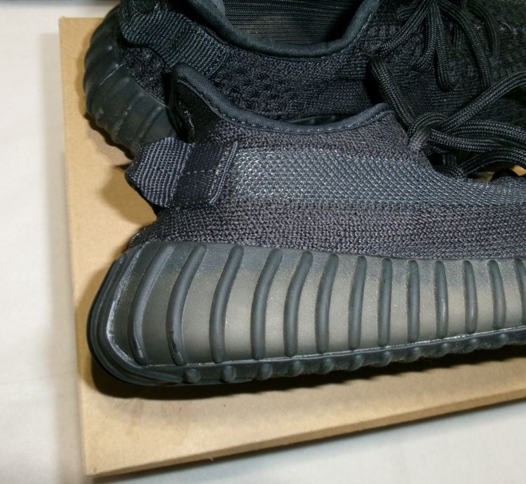 Adidas Yeezy Boost 350 V2 Onyx Shoes