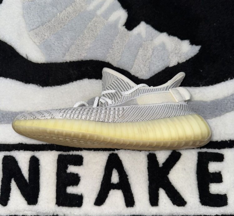 Adidas Yeezy Boost 350 V2 Static Non-reflective size 10