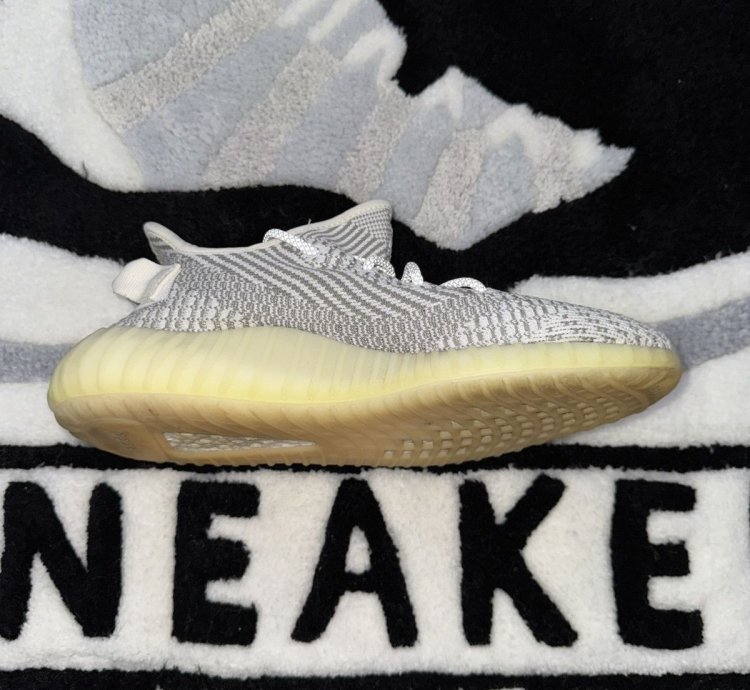 Adidas Yeezy Boost 350 V2 Static Non-reflective size 10