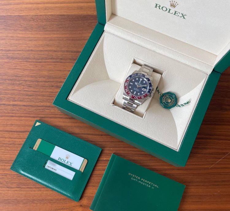 Rolex Gmt-master Ii Pepsi In White Gold Blue Dial 126719blro