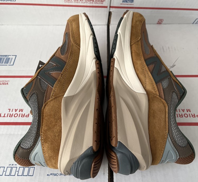New Balance Miusa 990v6 Carhartt Wip