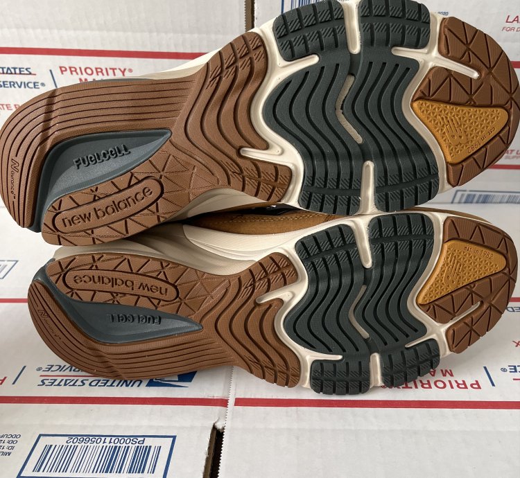 New Balance Miusa 990v6 Carhartt Wip