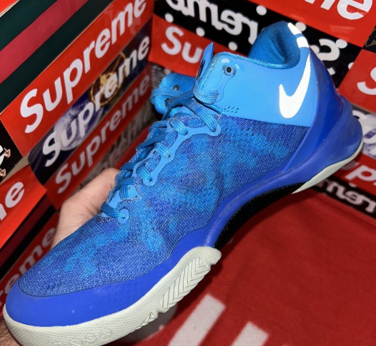 Nike Kobe 8 Blue Coral Snake Gs 555586-400 Size 5 5y