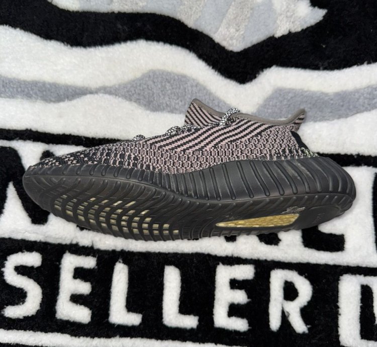 Adidas Yeezy Boost 350 V2 Yecheil Non-reflective size 10