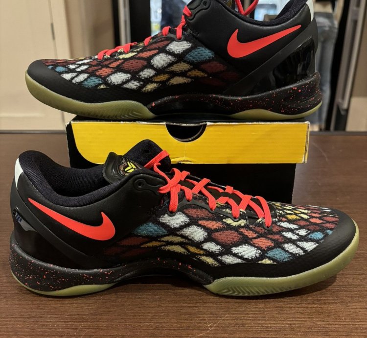 Nike Kobe 8 Christmas 2012