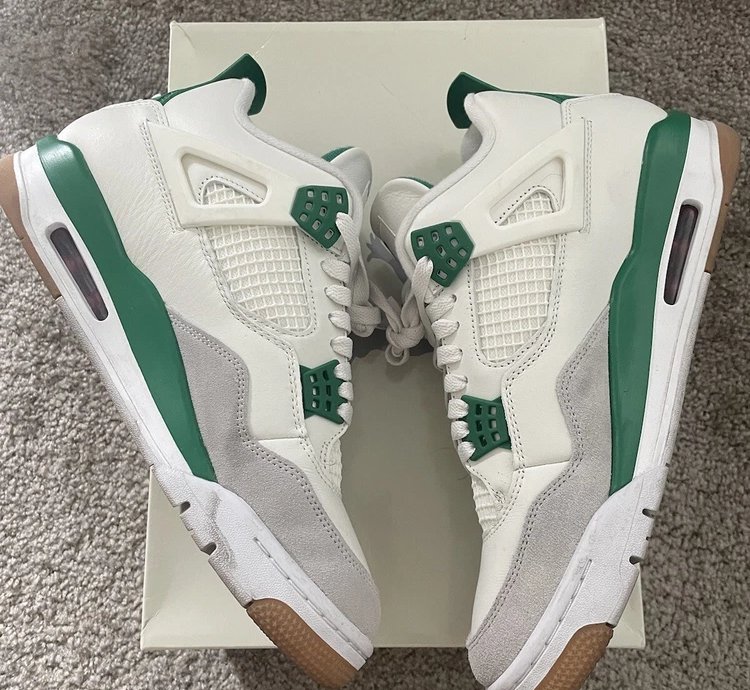 Air Jordan 4 Retro Sb Pine Green