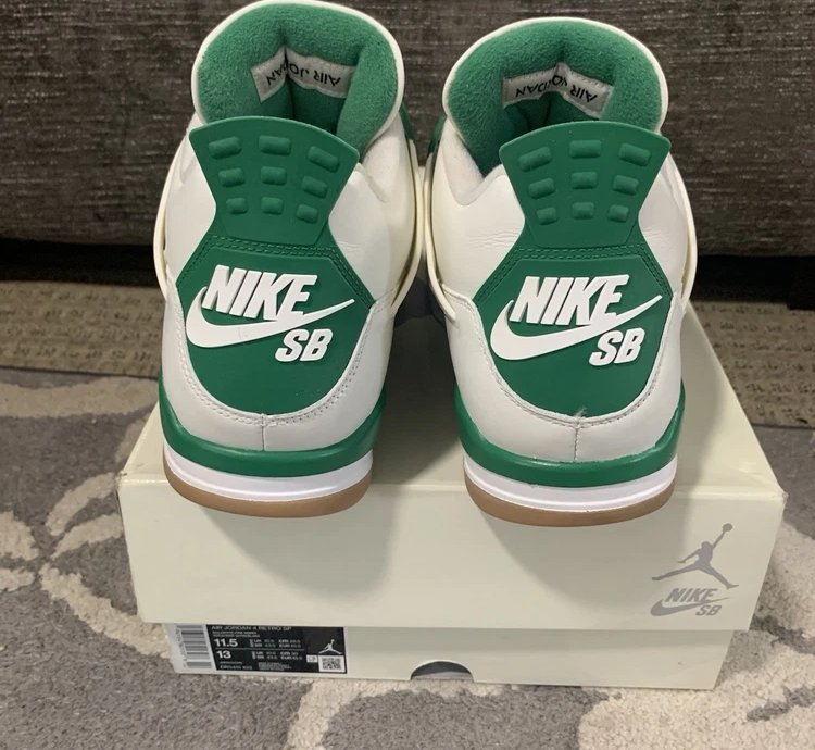 Air Jordan 4 Retro Sb Pine Green