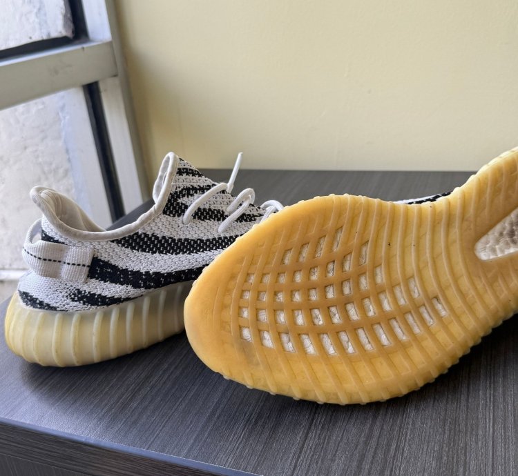 Adidas Yeezy Boost 350 V2 Zebra 2017 Sz 11 Used