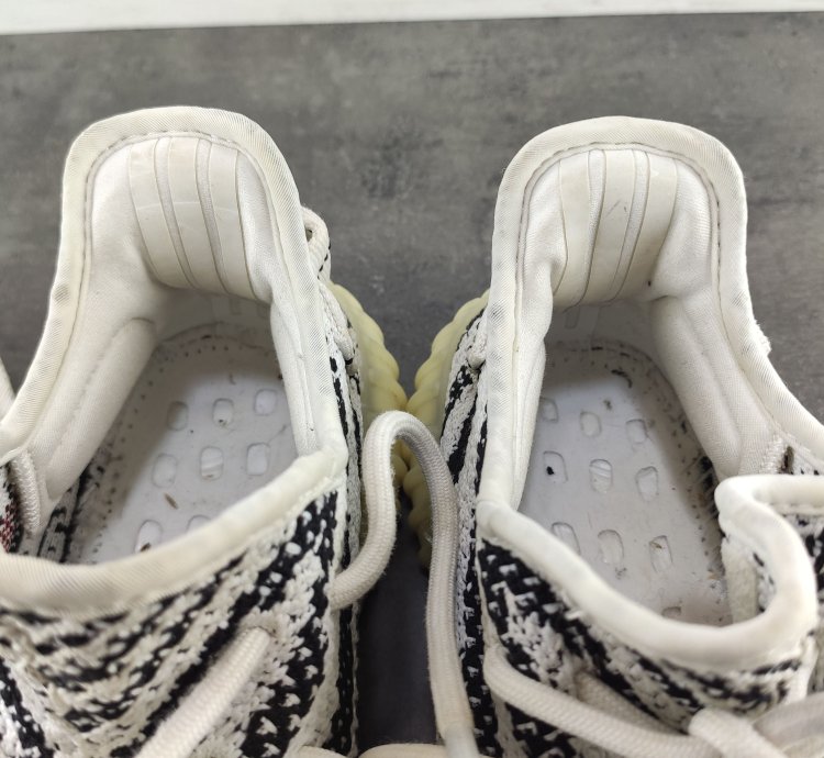 Adidas Yeezy Boost 350 V2 Zebra Sneakers