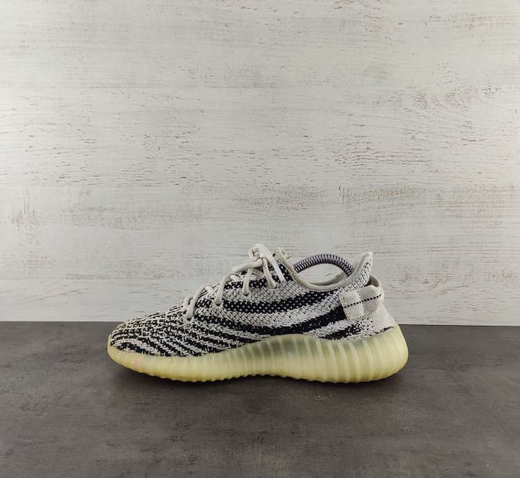 Adidas Yeezy Boost 350 V2 Zebra Sneakers