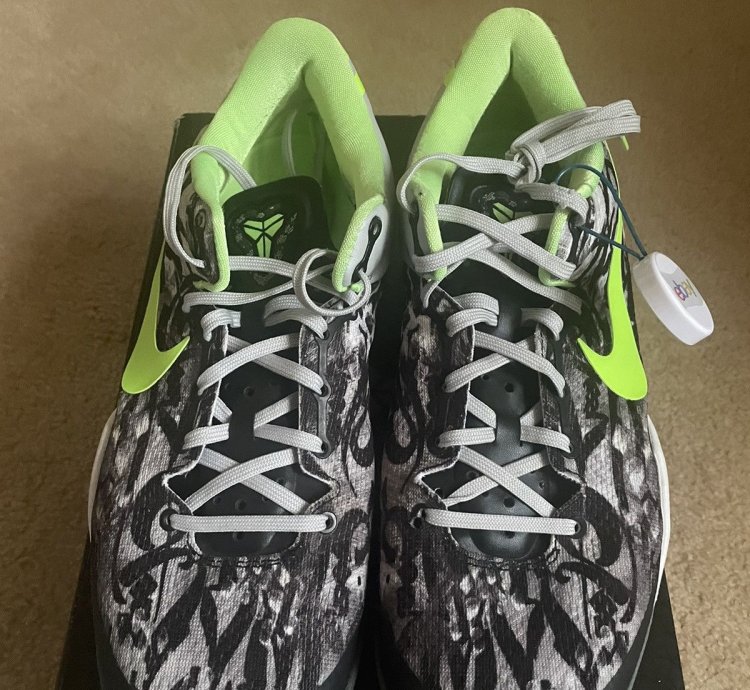 Nike Kobe 8 Graffiti