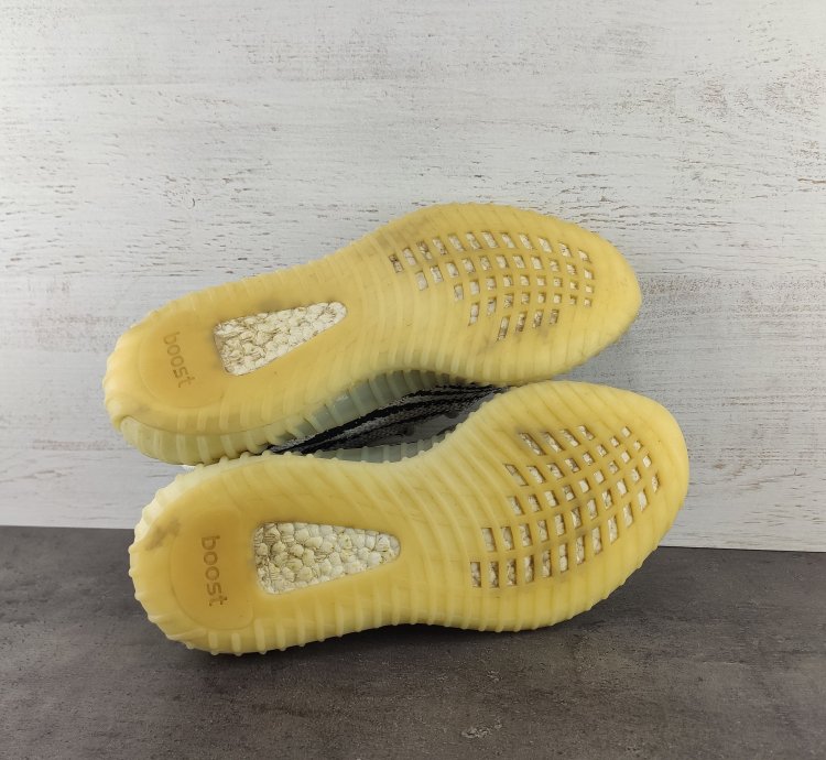 Adidas Yeezy Boost 350 V2 Zebra Sneakers
