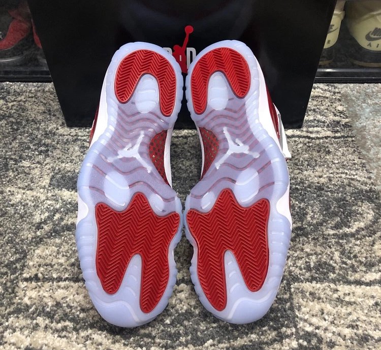 Air Jordan 11 Retro Cherry