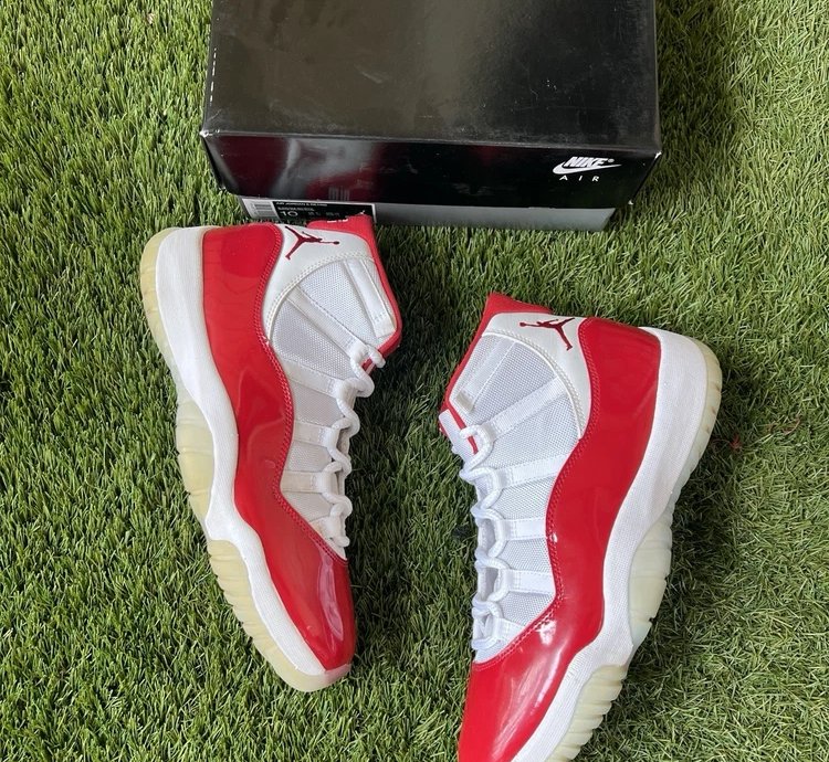 Air Jordan 11 Retro Cherry