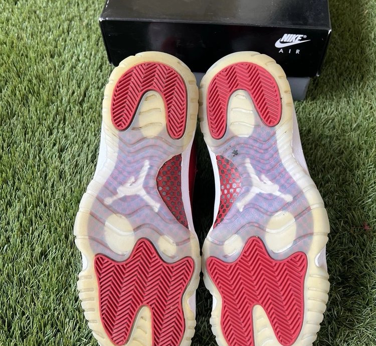 Air Jordan 11 Retro Cherry