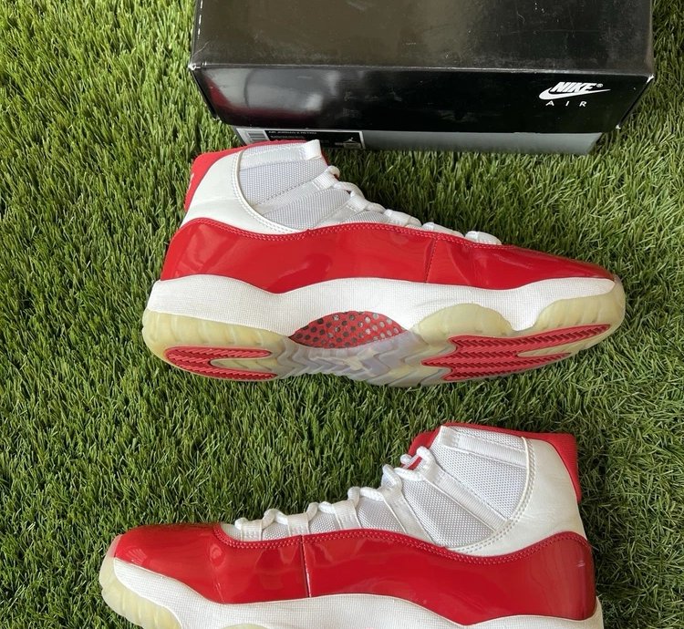 Air Jordan 11 Retro Cherry