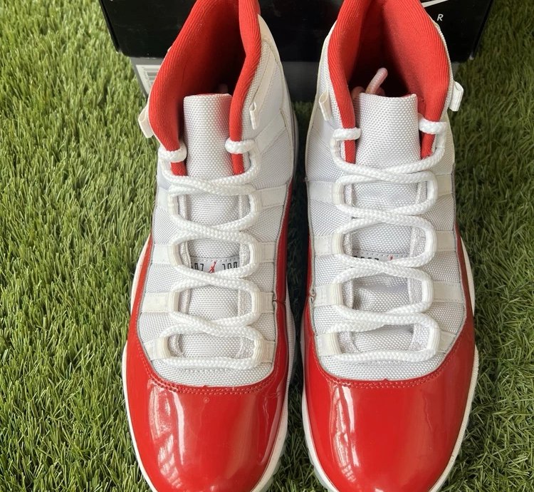 Air Jordan 11 Retro Cherry