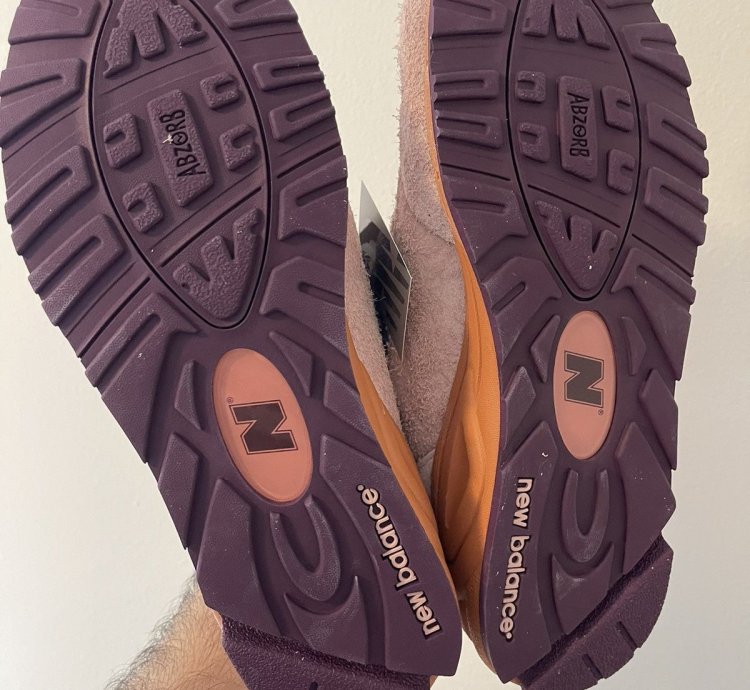 New Balance Salehe Bembury Sand Be The Time Miusa 990v2