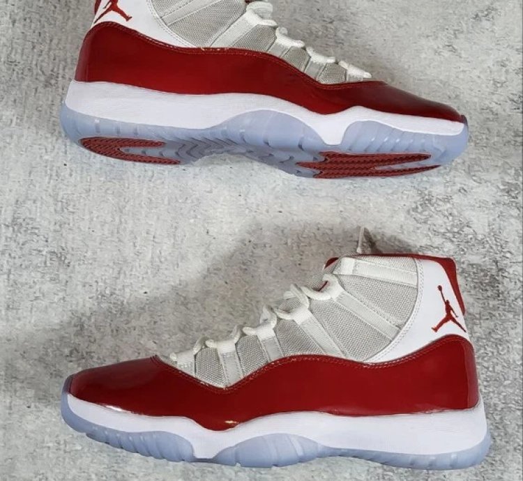 Air Jordan 11 Retro Cherry