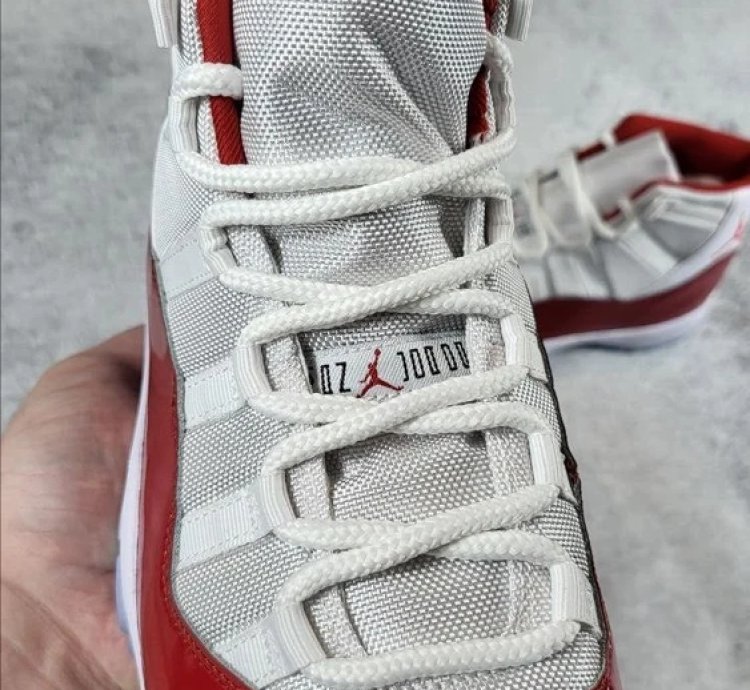 Air Jordan 11 Retro Cherry