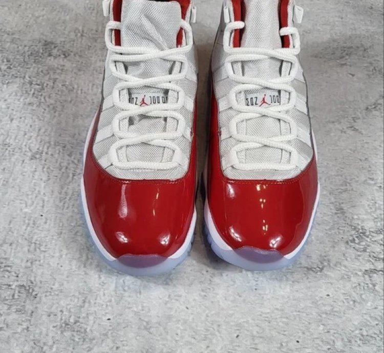 Air Jordan 11 Retro Cherry