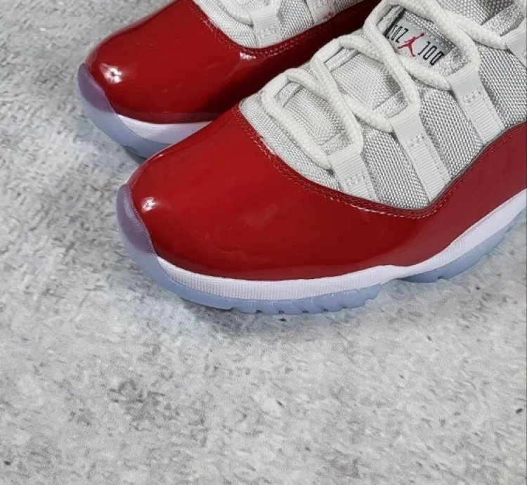 Air Jordan 11 Retro Cherry