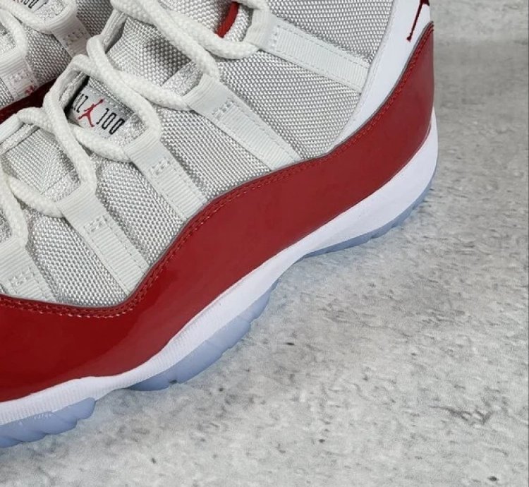 Air Jordan 11 Retro Cherry