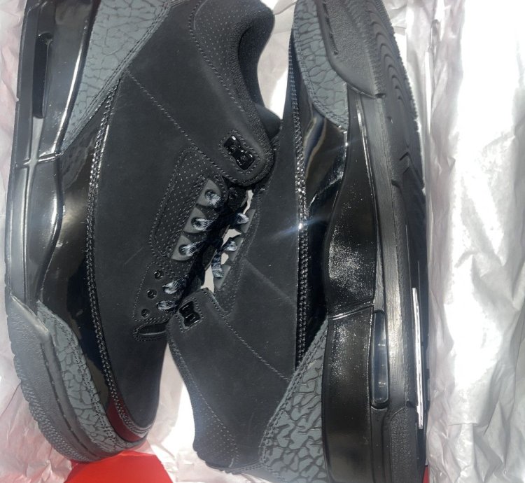 Retro Jordan 3 Black Cat