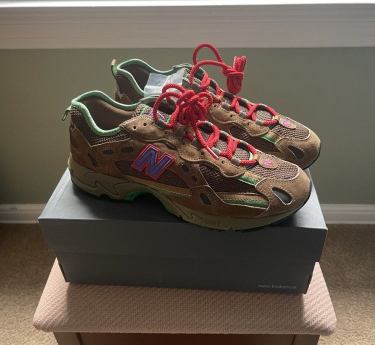 New Balance Stray Rats 827 Sewer Stompers