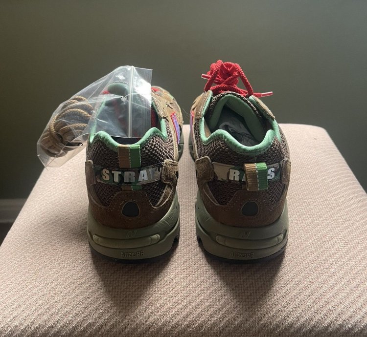 New Balance Stray Rats 827 Sewer Stompers