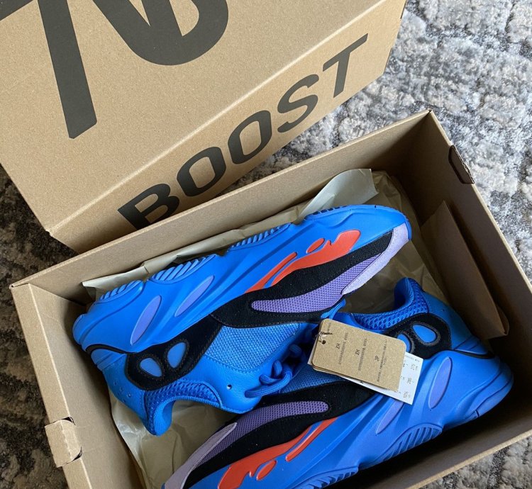 Adidas Yeezy Boost 700 Hi-res Blue