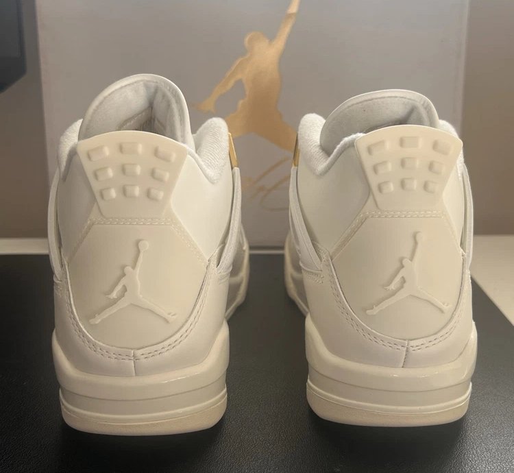Air Jordan 4 Retro Metallic Gold