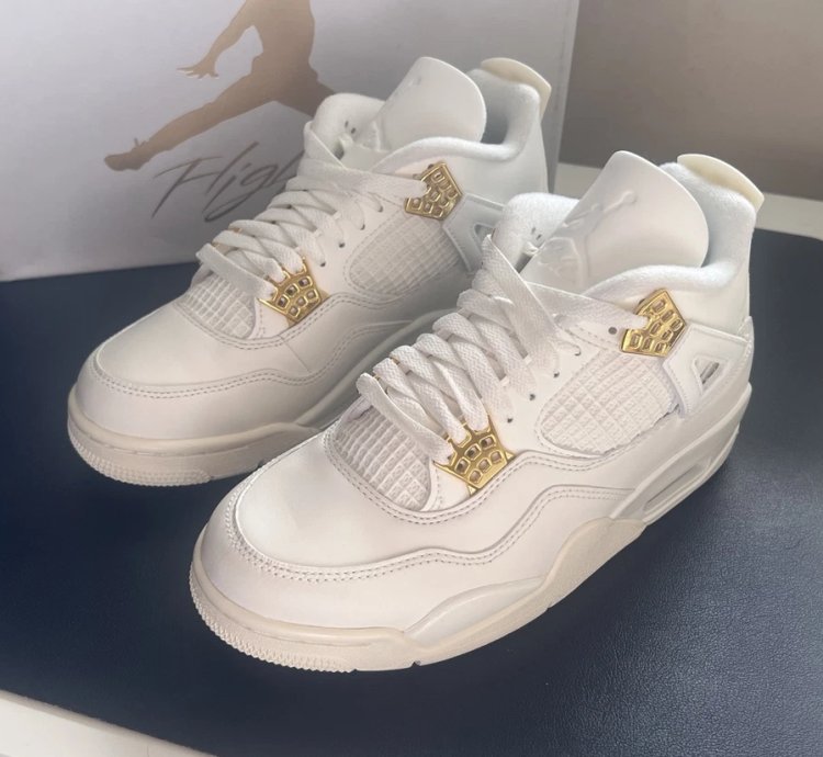 Air Jordan 4 Retro Metallic Gold