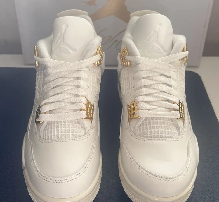 Air Jordan 4 Retro Metallic Gold