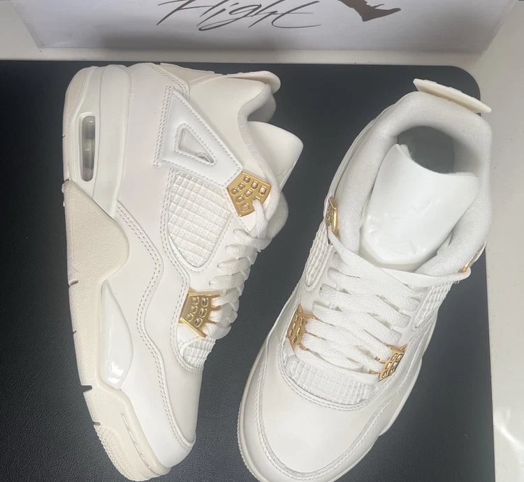 Air Jordan 4 Retro Metallic Gold