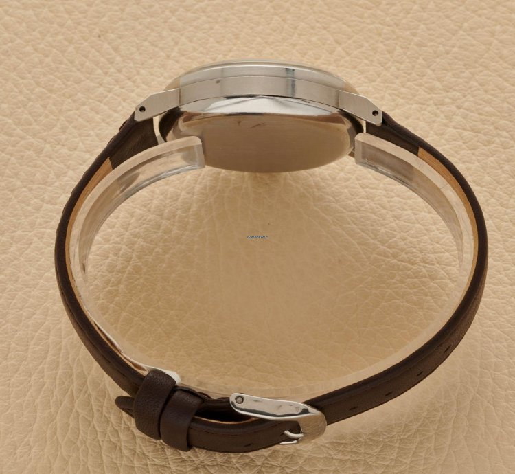 Omega Chronograph 2393 3