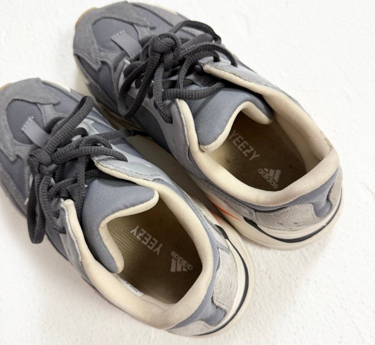 Adidas Yeezy Boost 700 Magnet Mens Size 6