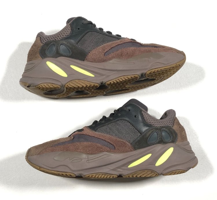 Adidas Yeezy Boost 700 Mauve Sneakers Shoes Size 10
