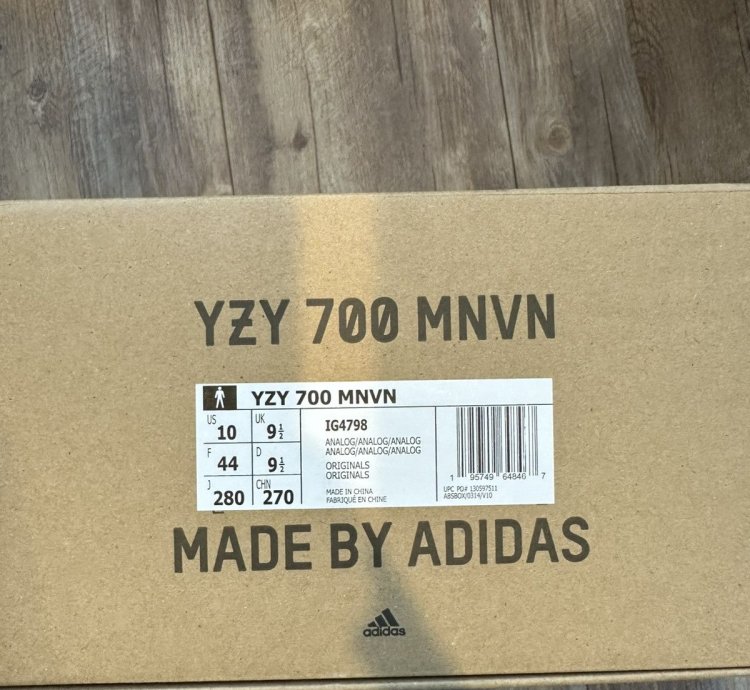 Adidas Yeezy Boost 700 Mnvn Analog