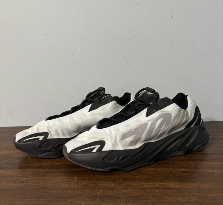 Adidas Yeezy Boost 700 Mnvn Blue Tint