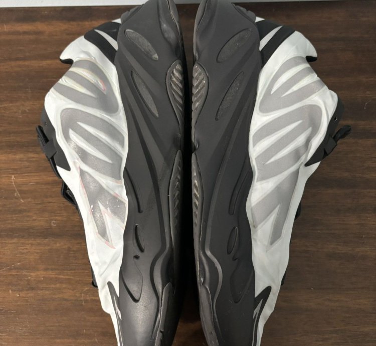 Adidas Yeezy Boost 700 Mnvn Blue Tint