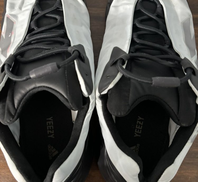 Adidas Yeezy Boost 700 Mnvn Blue Tint